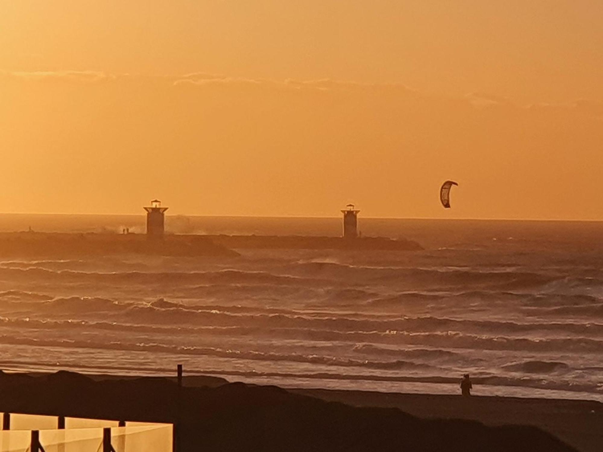Bluebeach Scheveningen L'Aia Esterno foto
